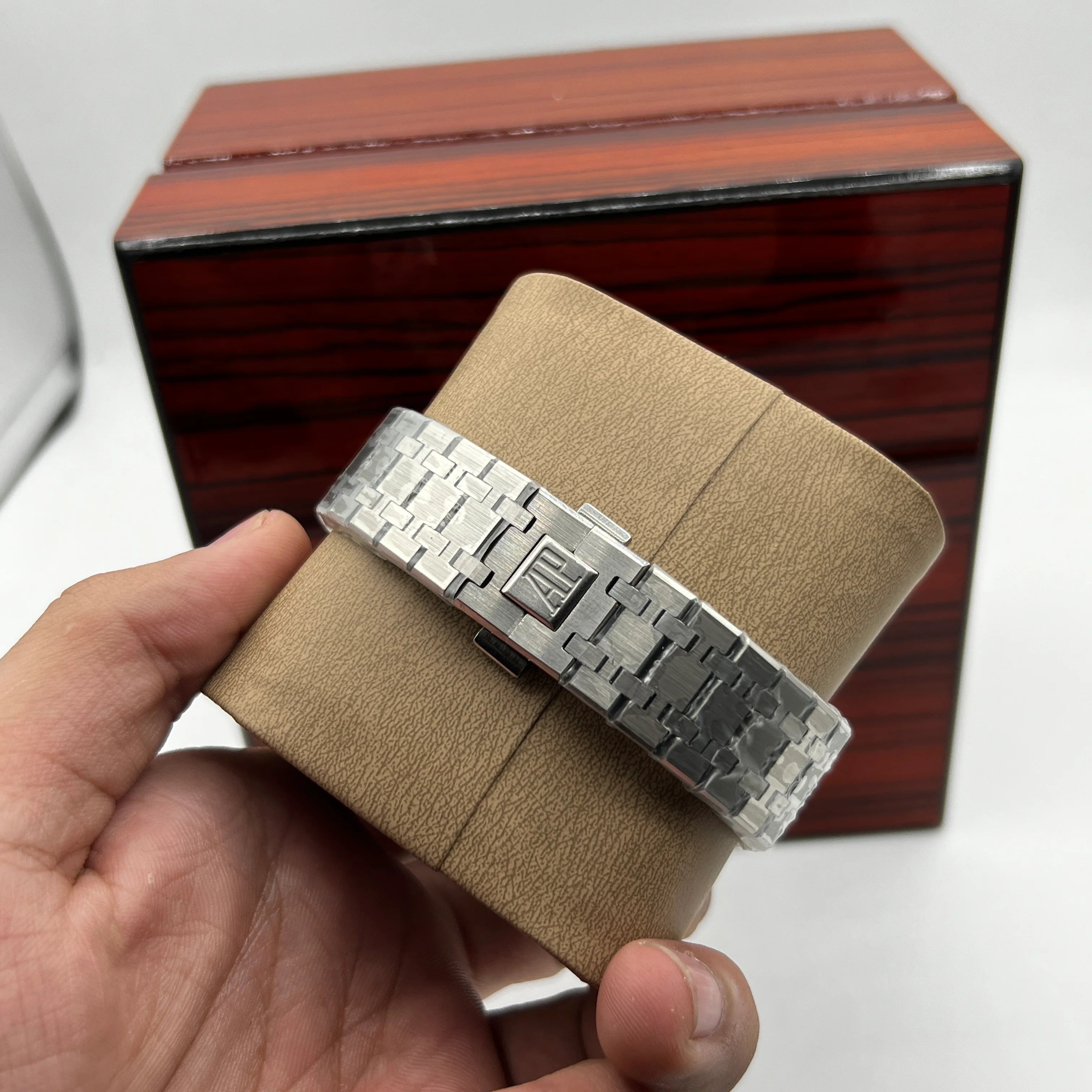 AUDEMARS PIGUET ROYAL OAK - GREY