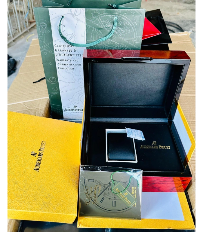 AUDEMARS PIGUET SKELETON - WHITE